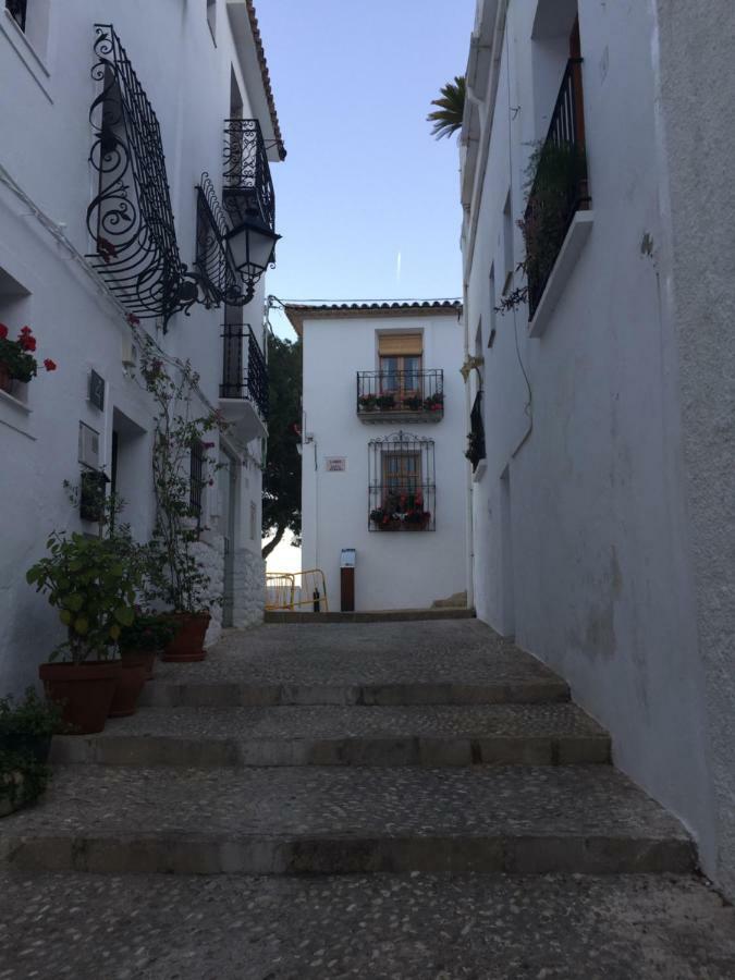 Altea, Callejeando Por Su Casco Antiguo. Kültér fotó